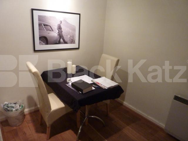 			LOCATION LOCATION LOCATION!!!, 1 Bedroom, 1 bath, 1 reception Flat			 Oxford Street, SOHO